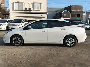 2016 トヨタ PRIUS Ａ - 5