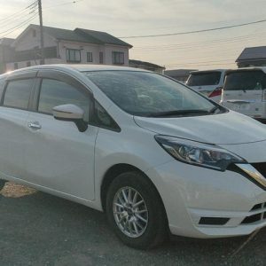 日産 NOTE X (2017)