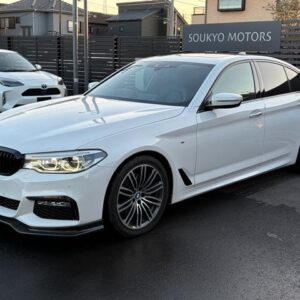 BMW 5シリーズ 530i (2018)