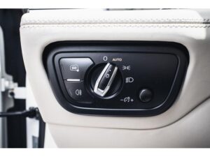 2019 ベントレー BENTAYGA V8 - 25